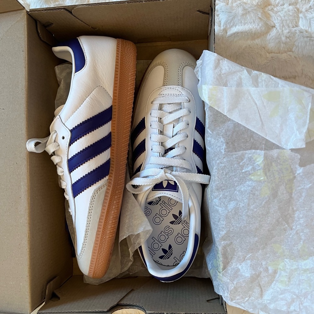 Women's Samba Sneakers